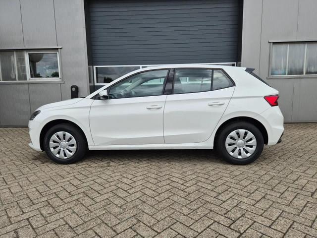 Skoda Fabia 1.0 TSI 115PS DSG Selection 5-türig Rückf.Kamera Parksensoren Sitzheizung Multifunktionslenkrad Klima Skoda-Radio Bluetooth Touchscreen Tempomat Nebelsch. Apple CarPlay + Android Auto 