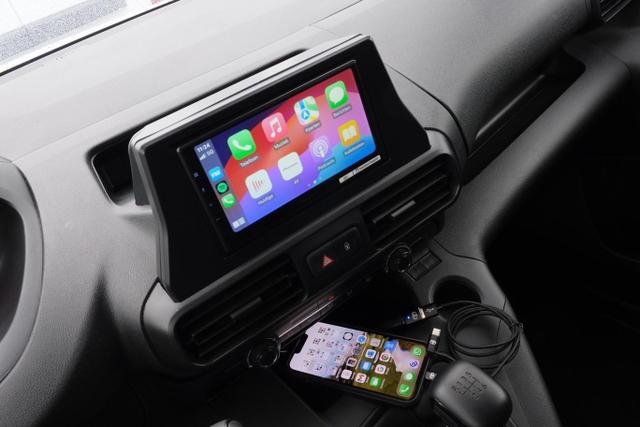 Peugeot Partner 1.5 BlueHDI 102PS 2-Sitzer AHK Klima Radio Apple CarPlay Android Auto Bluetooth DAB PDC v+h Rückf.Kamera Tempomat Ganzj.Reifen 