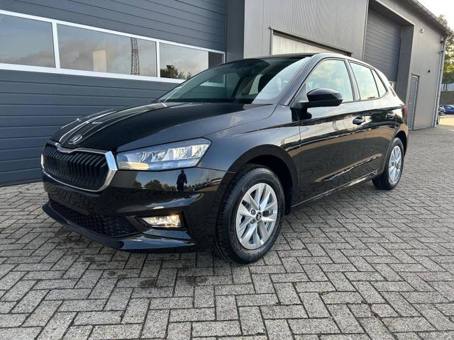 Skoda Fabia - 1.0 TSI 115PS DSG Selection 5-türig 15"LM Rückf.Kamera Parksensoren Sitzheizung Multifunktionslenkrad Klima Skoda-Radio Bluetooth Touchscreen Tempomat Nebelsch. Apple CarPlay + Android Auto