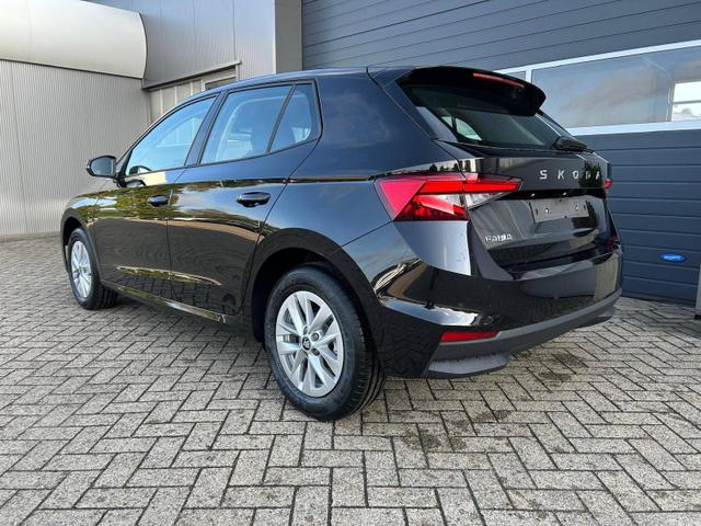 Skoda Fabia 1.0 TSI 115PS DSG Selection 5-türig 15"LM Rückf.Kamera Parksensoren Sitzheizung Multifunktionslenkrad Klima Skoda-Radio Bluetooth Touchscreen Tempomat Nebelsch. Apple CarPlay + Android Auto 