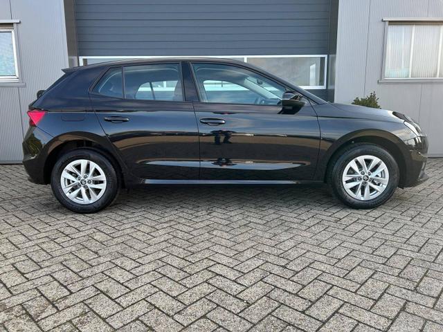 Skoda Fabia 1.0 TSI 115PS DSG Selection 5-türig 15"LM Rückf.Kamera Parksensoren Sitzheizung Multifunktionslenkrad Klima Skoda-Radio Bluetooth Touchscreen Tempomat Nebelsch. Apple CarPlay + Android Auto 