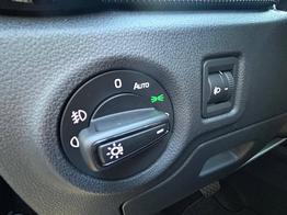 Skoda Fabia 1.0 TSI 115PS DSG Selection 5-türig 15"LM Rückf.Kamera Parksensoren Sitzheizung Multifunktionslenkrad Klima Skoda-Radio Bluetooth Touchscreen Tempomat Nebelsch. Apple CarPlay + Android Auto 