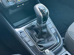 Skoda Fabia 1.0 TSI 115PS DSG Selection 5-türig 15"LM Rückf.Kamera Parksensoren Sitzheizung Multifunktionslenkrad Klima Skoda-Radio Bluetooth Touchscreen Tempomat Nebelsch. Apple CarPlay + Android Auto 