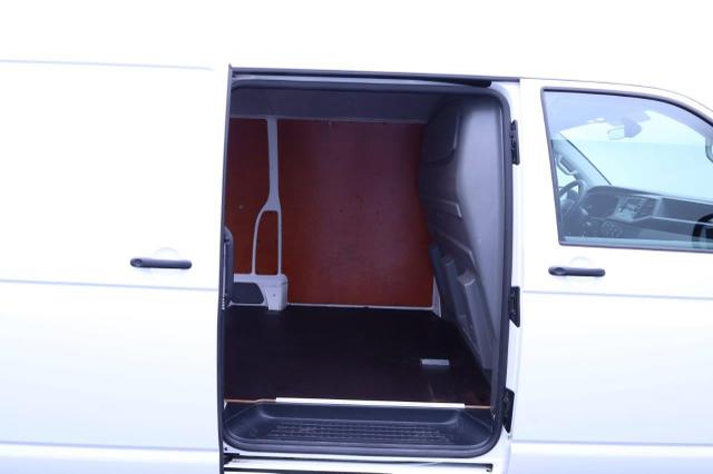 Volkswagen Transporter 6.1 Kastenwagen L2 2.0 TDi 150PS Langer Radstand 2-Sitzer Klima Apple CarPlay Android Auto Touchscreen Bluetooth Ganzj.reifen PDC AHK 