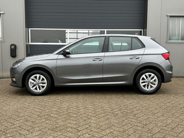Skoda Fabia - 1.0 TSI 115PS DSG Selection 5-türig 15"LM Rückf.Kamera Parksensoren Sitzheizung Multifunktionslenkrad Klima Skoda-Radio Bluetooth Touchscreen Tempomat Nebelsch. Apple CarPlay + Android Auto