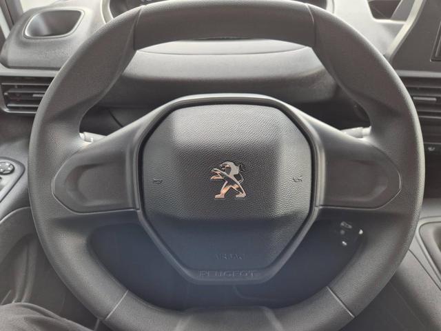 Partner 1.5 BlueHDI 102PS 2-Sitzer AHK Klima Radio Apple CarPlay Android Auto Bluetooth DAB PDC v+h Rückf.Kamera Tempomat Ganzj.Reifen 