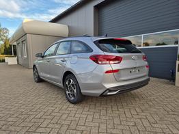 Hyundai i30 Kombi 1.5 T-GDI 95PS Sitzheizung Lenkradheizung Klima Tempomat Navi Apple CarPlay + Android Auto PDC v+h Rückf.Kamera 16-LM 