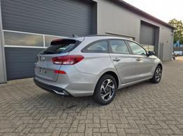 Hyundai i30 Kombi 1.5 T-GDI 95PS Sitzheizung Lenkradheizung Klima Tempomat Navi Apple CarPlay + Android Auto PDC v+h Rückf.Kamera 16-LM 