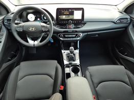 Hyundai i30 Kombi 1.5 T-GDI 95PS Sitzheizung Lenkradheizung Klima Tempomat Navi Apple CarPlay + Android Auto PDC v+h Rückf.Kamera 16-LM 