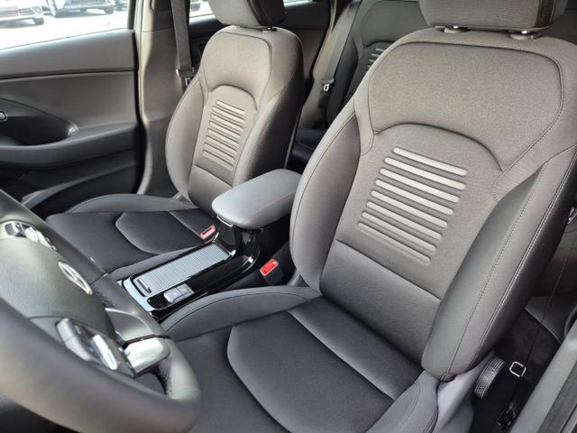 Hyundai i30 Kombi 1.5 T-GDI 95PS Sitzheizung Lenkradheizung Klimaautomatik ACC Navi Apple CarPlay + Android Auto PDC v+h Rückf.Kamera 17-LM 