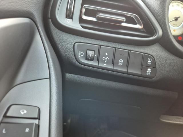 Hyundai i30 Kombi 1.5 T-GDI 95PS Sitzheizung Lenkradheizung Klimaautomatik ACC Navi Apple CarPlay + Android Auto PDC v+h Rückf.Kamera 17-LM 