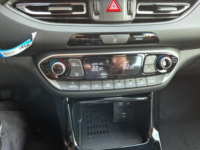 Hyundai i30 Kombi 1.5 T-GDI 95PS Sitzheizung Lenkradheizung Klimaautomatik ACC Navi Apple CarPlay + Android Auto PDC v+h Rückf.Kamera 17-LM 