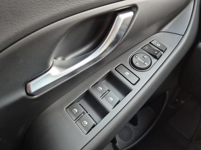 Hyundai i30 Kombi 1.5 T-GDI 95PS Sitzheizung Lenkradheizung Klimaautomatik ACC Navi Apple CarPlay + Android Auto PDC v+h Rückf.Kamera 17-LM 