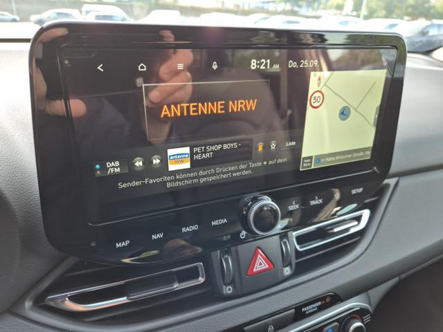 Hyundai i30 Kombi 1.5 T-GDI 95PS Sitzheizung Lenkradheizung Klimaautomatik ACC Navi Apple CarPlay + Android Auto PDC v+h Rückf.Kamera 17-LM 