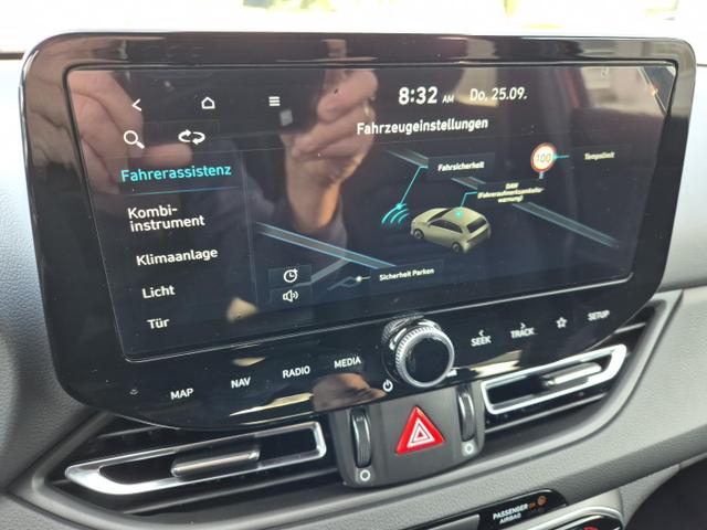 Hyundai i30 Kombi 1.5 T-GDI 95PS Sitzheizung Lenkradheizung Klimaautomatik ACC Navi Apple CarPlay + Android Auto PDC v+h Rückf.Kamera 17-LM 