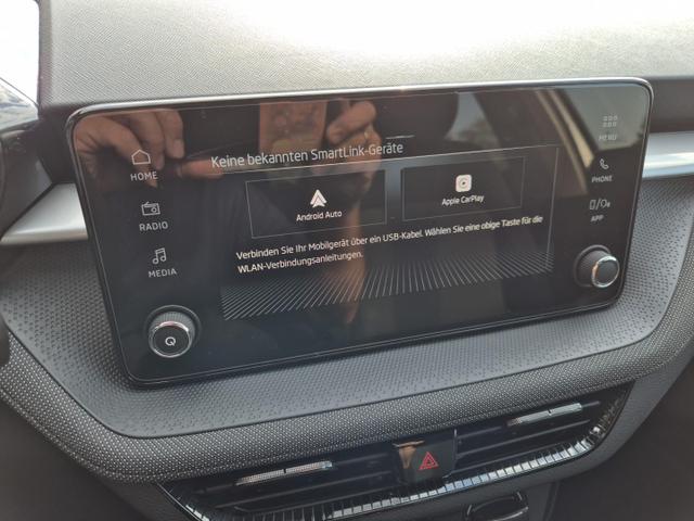 Skoda Fabia 1.0 TSI 115PS DSG Selection 5-türig 15"LM Rückf.Kamera Parksensoren Sitzheizung Multifunktionslenkrad Klima Skoda-Radio Bluetooth Touchscreen Tempomat Nebelsch. Apple CarPlay + Android Auto 