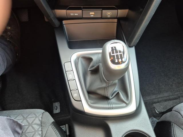 Kia Ceed Vision 1.5 T-GDi 140PS Klimaautomatik Alarmanlage Sitzheizung Lenkradheizung Navi PDC Rückf.Kamera Bluetooth Touchscreen Apple CarPlay Android Auto Tempomat 