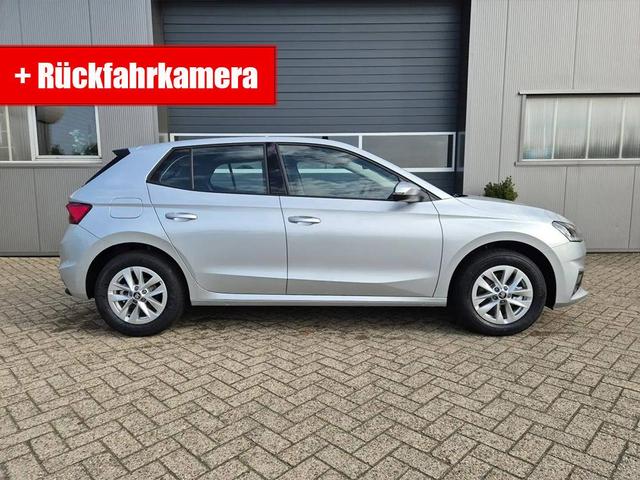 Skoda Fabia 1.0 TSI 115PS DSG Selection 5-türig 15"LM Rückf.Kamera Parksensoren Sitzheizung Multifunktionslenkrad Klima Skoda-Radio Bluetooth Touchscreen Tempomat Nebelsch. Apple CarPlay + Android Auto 