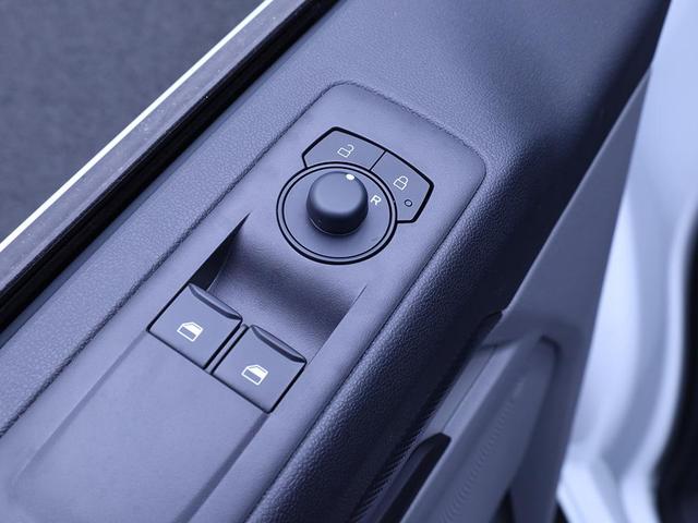 Ford Transit Custom Kombi 9-Sitzer L2 2.5 Duratec PHEV 233PS Automatik Trend 3,4t Klimaautomatik Frontscheibe beheizb. Rückf.kamera PDC v+h Tempomat Navi Bluetooth Touchscreen Apple CarPlay Android Auto Ganzj.Reifen 