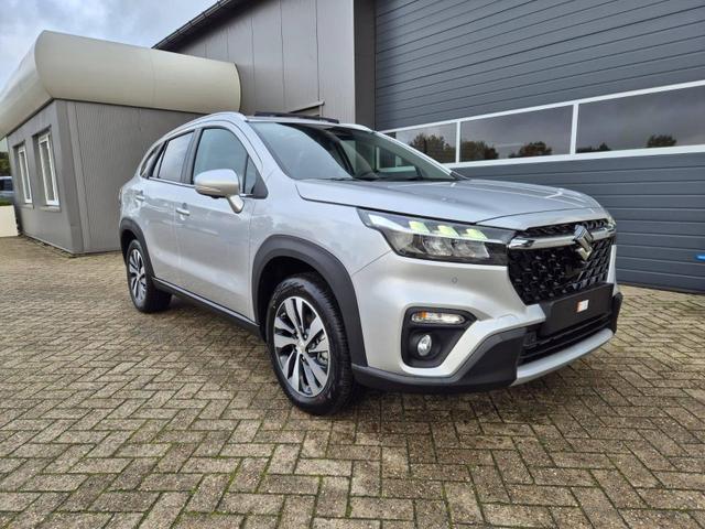Suzuki S-Cross - Comfort+ 129PS Automatik MHEV 4x4 ALLGRIP 1.4 Boosterjet Pano-Dach Teilleder Navi Klimaautomatik Sitzheizung ACC PDC v+h 4x Kamera Suzuki-Radio Apple CarPlay Android Auto Touchscreen 2xKeyless 17-LM
