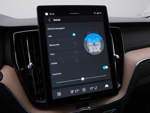 Volvo XC60 T6 Ultra AWD PHEV 350PS Automatik elektr. PanoDach Nappaleder 360°Kamera PDC v+h ACC el.Heckklappe Harma/Kadon-Sound Klimaautomatik Standheizung Sitzheizung Lenkradheizung Frontscheibe beheizb. Navi Apple CarPlay Android Auto 20-LM 