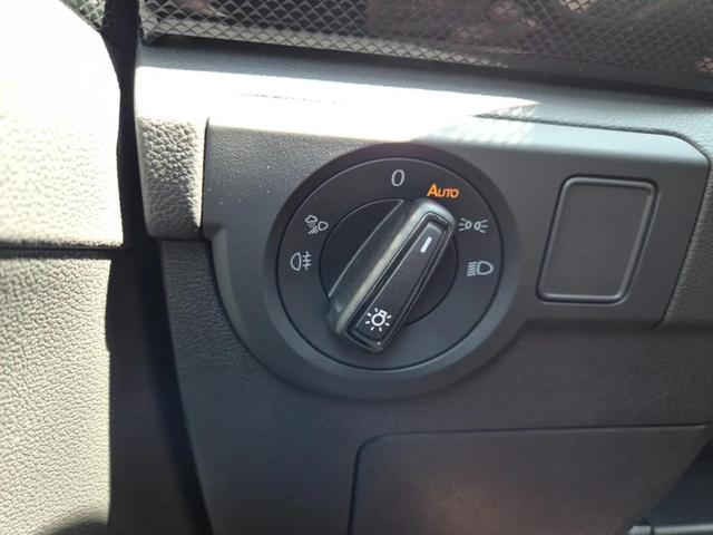 Volkswagen T-Cross 1.0 TSI 116PS DSG Life LED-Matrix-Scheinwerfer Klimaautomatik Sitzheizung PDC Rückf.Kamera 17-LM abged.Scheiben 2xKeyless DAB+ Bluetooth Touchscreen Apple CarPlay Android Auto 