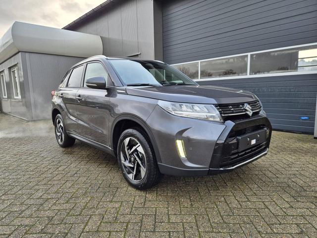 Suzuki Vitara Comfort+ 110PS Automatik MHEV 4x4 ALLGRIP 1.4 Boosterjet Allrad Teilleder Navi Klimaautomatik Sitzheizung ACC PDC v+h Rückf.Kamera Suzuki-Radio Apple CarPlay Android Auto Touchscreen 2xKeyless 17-LM 