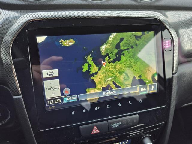 Suzuki Vitara Comfort+ 110PS Automatik MHEV 4x4 ALLGRIP 1.4 Boosterjet Allrad Teilleder Navi Klimaautomatik Sitzheizung ACC PDC v+h Rückf.Kamera Suzuki-Radio Apple CarPlay Android Auto Touchscreen 2xKeyless 17-LM 