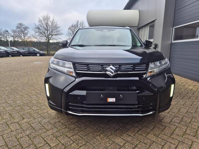 Suzuki Vitara Comfort+ 110PS Automatik MHEV 4x4 ALLGRIP 1.4 Boosterjet Allrad Teilleder Navi Klimaautomatik Sitzheizung ACC PDC v+h Rückf.Kamera Suzuki-Radio Apple CarPlay Android Auto Touchscreen 2xKeyless 17-LM 
