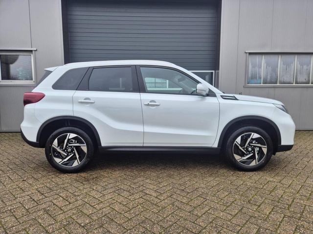 Suzuki Vitara Comfort+ 110PS Automatik MHEV 4x4 ALLGRIP 1.4 Boosterjet Allrad Teilleder Navi Klimaautomatik Sitzheizung ACC PDC v+h Rückf.Kamera Suzuki-Radio Apple CarPlay Android Auto Touchscreen 2xKeyless 17-LM 