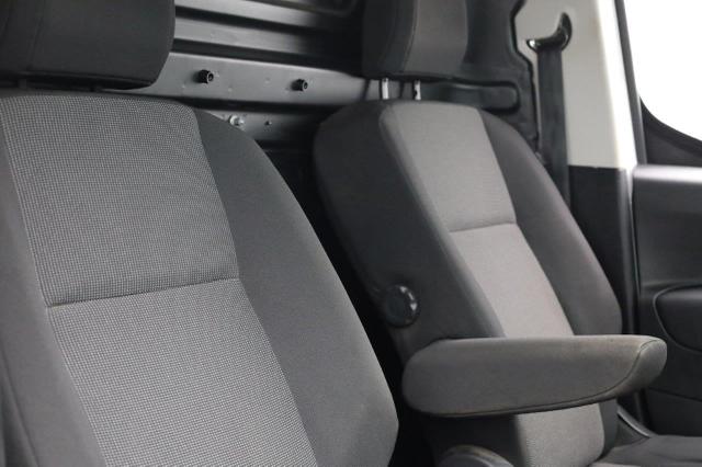 Peugeot Partner 1.5 BlueHDI 102PS NEUES MODELL 2-Sitzer AHK Klima Radio Apple CarPlay Android Auto Bluetooth DAB PDC v+h Rückf.Kamera Tempomat Ganzj.Reifen 