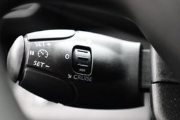 Peugeot Partner 1.5 BlueHDI 102PS 2-Sitzer AHK Klima Radio Apple CarPlay Android Auto Bluetooth DAB PDC v+h Rückf.Kamera Tempomat Ganzj.Reifen 