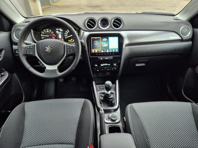 Suzuki Vitara Comfort 110PS MHEV 4x4 ALLGRIP 1.4 Boosterjet Allrad Navi Klimaautomatik Sitzheizung ACC PDC Rückf.Kamera Suzuki-Radio Apple CarPlay Android Auto Touchscreen 2xKeyless 17-LM 