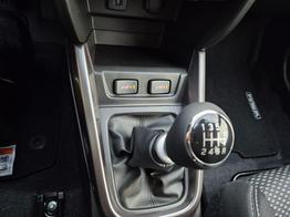 Suzuki Vitara Comfort 110PS MHEV 4x4 ALLGRIP 1.4 Boosterjet Allrad Navi Klimaautomatik Sitzheizung ACC PDC Rückf.Kamera Suzuki-Radio Apple CarPlay Android Auto Touchscreen 2xKeyless 17-LM 