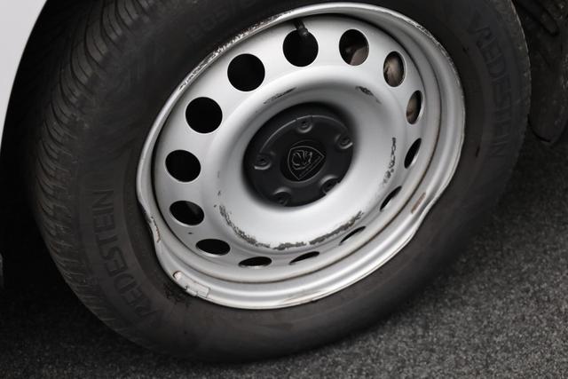 Peugeot Partner 1.5 BlueHDI 130PS Automatik NEUES MODELL 2-Sitzer Apple CarPlay Android Auto AHK Klima Bluetooth DAB PDC v+h R&uuml;ckf.Kamera Tempomat Ganzj.Reifen 