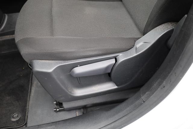 Peugeot Partner 1.5 BlueHDI 130PS Automatik NEUES MODELL 2-Sitzer Apple CarPlay Android Auto AHK Klima Bluetooth DAB PDC v+h R&uuml;ckf.Kamera Tempomat Ganzj.Reifen 