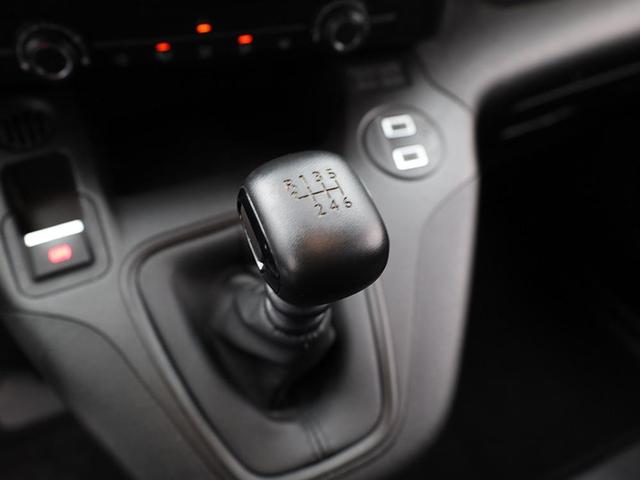 Peugeot Partner 1.5 BlueHDI 102PS NEUES MODELL 2-Sitzer AHK Klima Radio Apple CarPlay Android Auto Bluetooth DAB PDC v+h R&uuml;ckf.Kamera Tempomat Ganzj.Reifen 