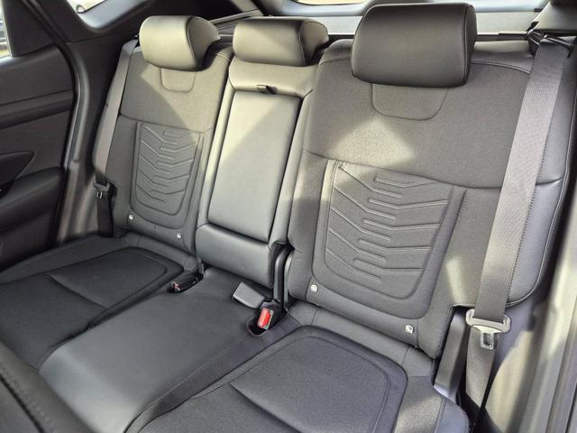 Hyundai TUCSON Trend 1.6 T-GDI 150PS Automatik TZ 2026 Teil-Leder Sitzheizung v+h Lenkradheizung Klimaautomatik Navi Touchscreen DAB+ Apple CarPlay + Android Auto PDC R&uuml;ckf.-Kamera Matrix-LED-Scheinw. 