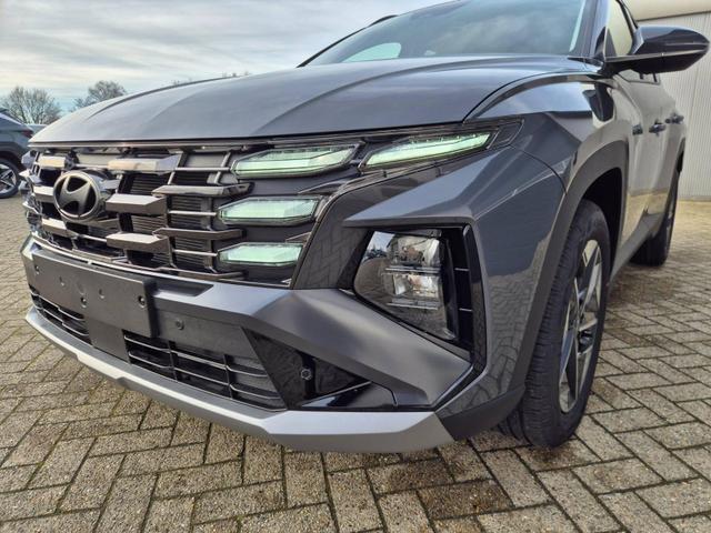 Hyundai TUCSON Trend 1.6 T-GDI 150PS Automatik TZ 2026 Teil-Leder Sitzheizung v+h Lenkradheizung Klimaautomatik Navi Touchscreen DAB+ Apple CarPlay + Android Auto PDC R&uuml;ckf.-Kamera Matrix-LED-Scheinw. 