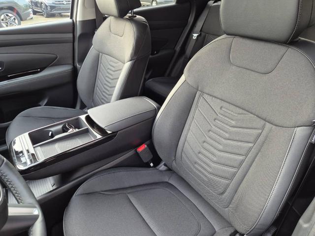 Hyundai TUCSON Trend 1.6 T-GDI 150PS Automatik TZ 2026 Teil-Leder Sitzheizung v+h Lenkradheizung Klimaautomatik Navi Touchscreen DAB+ Apple CarPlay + Android Auto PDC R&uuml;ckf.-Kamera Matrix-LED-Scheinw. 