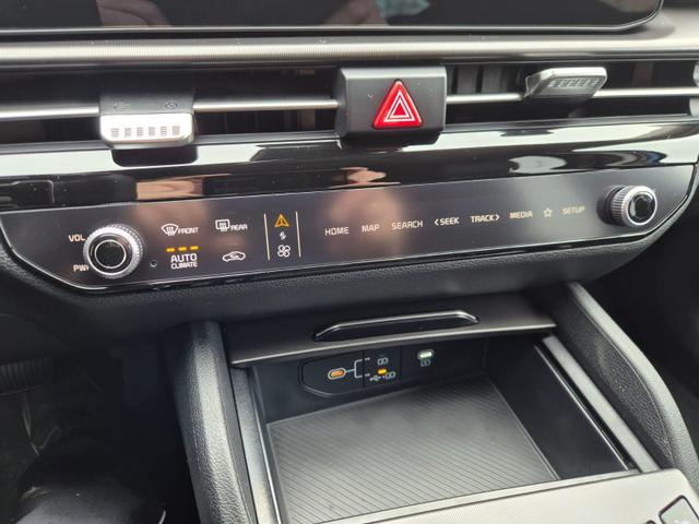 Kia Sportage Spirit 1.6 T-GDI 150PS DCT NEUES MODELL MY26 FACELIFT Teil-Leder 18"LM Sitzheizung v+h Lenkradheizung Klimaautomatik ACC Navi Bluetooth Touchscreen Apple CarPlay Android Auto PDC R&uuml;ckf.Kamera 2x Keyless 