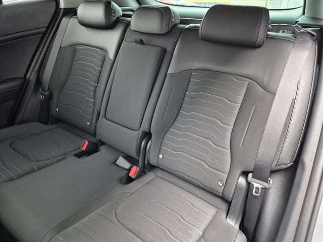 Kia Sportage Spirit 1.6 T-GDI 150PS DCT NEUES MODELL MY26 FACELIFT Teil-Leder 18"LM Sitzheizung v+h Lenkradheizung Klimaautomatik ACC Navi Bluetooth Touchscreen Apple CarPlay Android Auto PDC R&uuml;ckf.Kamera 2x Keyless 