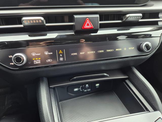 Kia Sportage Spirit 1.6 T-GDI 150PS DCT NEUES MODELL MY26 FACELIFT Teil-Leder 18"LM Sitzheizung v+h Lenkradheizung Klimaautomatik ACC Navi Bluetooth Touchscreen Apple CarPlay Android Auto PDC R&uuml;ckf.Kamera 2x Keyless 