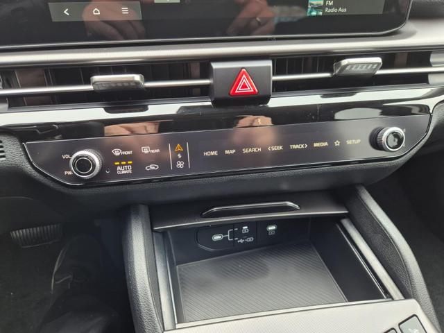 Kia Sportage Spirit 1.6 T-GDI 150PS DCT NEUES MODELL MY26 FACELIFT Teil-Leder 18"LM Sitzheizung v+h Lenkradheizung Klimaautomatik ACC Navi Bluetooth Touchscreen Apple CarPlay Android Auto PDC R&uuml;ckf.Kamera 2x Keyless 