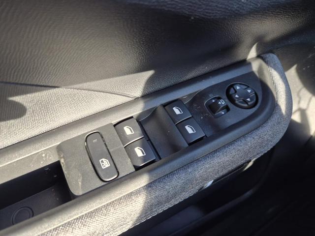 Opel Frontera GS 1.2 HEV 110PS Automatik Sitzheizung Lenkradheizung Frontscheibe beheizb. PDC v+h R&uuml;ckf.Kamera Navi Apple CarPlay Android Auto Touchscreen 17"LM 