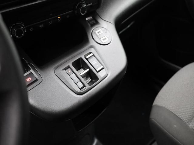 Peugeot Partner 1.5 BlueHDI 130PS Automatik NEUES MODELL 2-Sitzer Apple CarPlay Android Auto AHK Klima Bluetooth DAB PDC v+h R&uuml;ckf.Kamera Tempomat Ganzj.Reifen 
