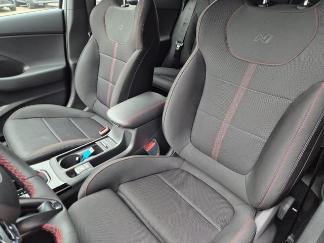 Hyundai i30 Kombi 1.6 T-GDI 150PS Automatik N-Line MY2026 Sitzheizung Lenkradheizung Klimaautomatik Navi 10,3"-Touchscreen Bluelink Apple CarPlay + Android Auto PDC v+h R&uuml;ckf.Kamera 18-LM 