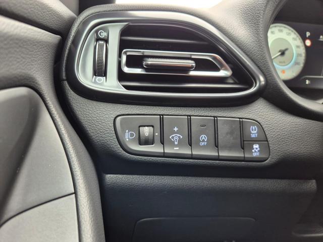 Hyundai i30 Kombi 1.6 T-GDI 150PS Automatik N-Line MY2026 Sitzheizung Lenkradheizung Klimaautomatik Navi 10,3"-Touchscreen Bluelink Apple CarPlay + Android Auto PDC v+h R&uuml;ckf.Kamera 18-LM 