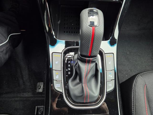 Hyundai i30 Kombi 1.6 T-GDI 150PS Automatik N-Line MY2026 Sitzheizung Lenkradheizung Klimaautomatik Navi 10,3"-Touchscreen Bluelink Apple CarPlay + Android Auto PDC v+h R&uuml;ckf.Kamera 18-LM 