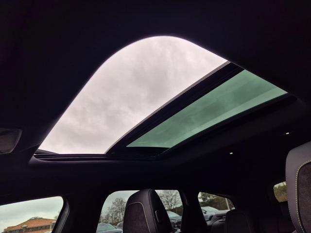 Peugeot 308 SW GT Exclusive 1.2 Hybrid 145PS Automatik Matrix-LED elektr. PanoDach Heckklappe Sitzheizung Lenkradheizung Navi 10" HD-Touchscreen wireless Apple CarPlay + Android Auto FOCAL-System 2x Keyless ACC 4x Kamera PDC v+h 18"LM 